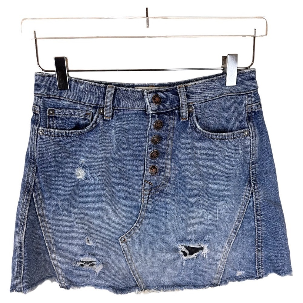 FREE PEOPLE BUTTON FLY DISTRESSED DEMIN JEAN MINI SKIRT